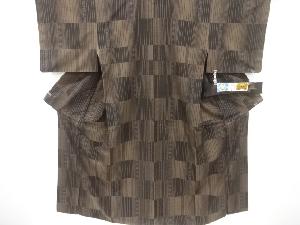 幾何学模様織り出し本場泥大島紬着物(5マルキ)